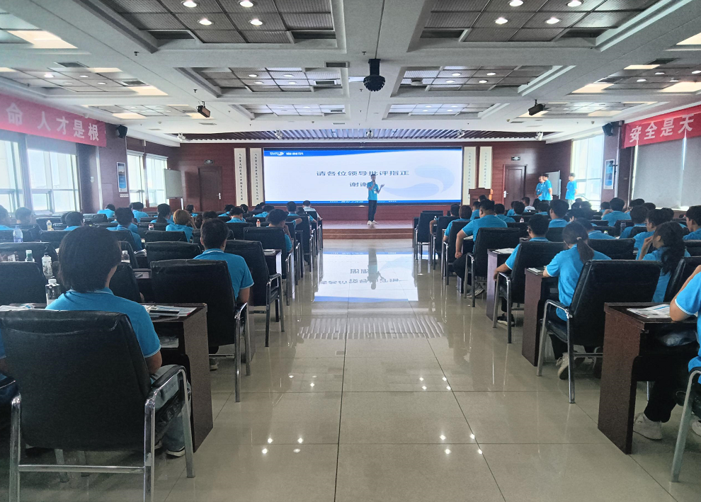 Stake农资新员工拉练成果汇报会召开